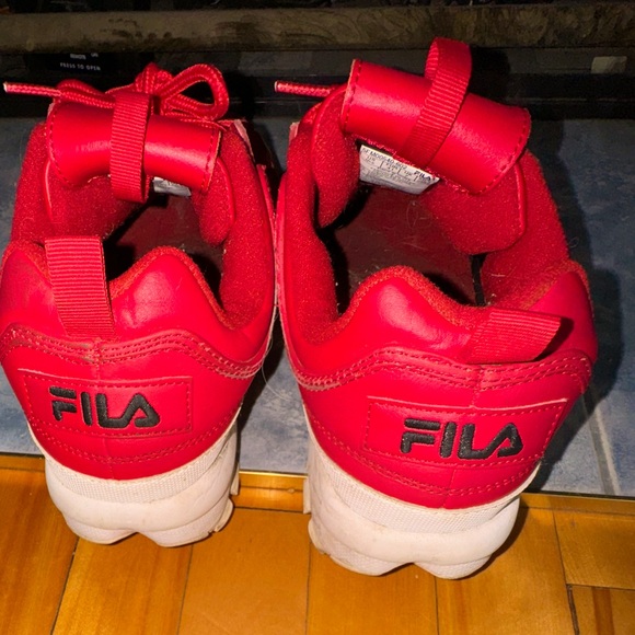 Fila disrupter Red Leather running shoes in good used condition! Size 9.5! - Picture 4 of 6